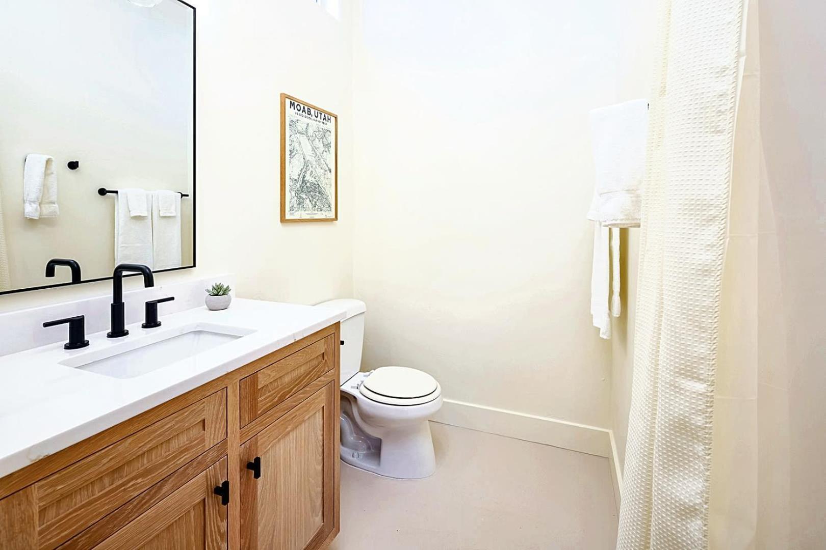 Downtown Kokopelli # 2- Newly Remodeled Stylish Studio Moab Ngoại thất bức ảnh